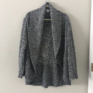 Ava & Vic Black and White Sweater 🖤SALE🖤